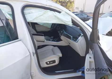 2022 BMW X5 xDrive40I z USA, uszkodzony, nr VIN 5UXCR6C01N9L01539